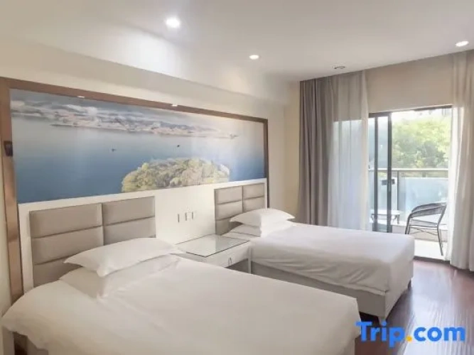 Standard Twin room with view
