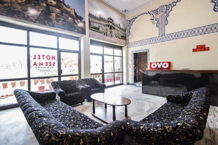 OYO 15212 Hotel Seema