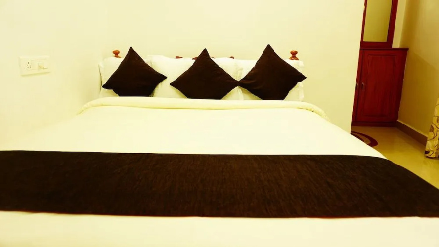 Thayamkery's Royal inn