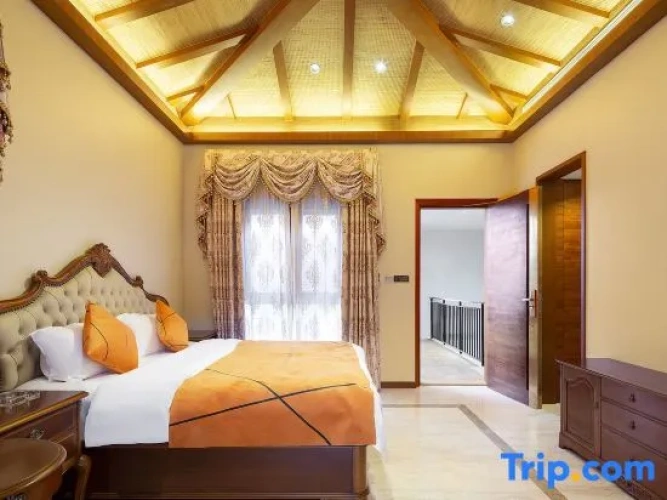 3 Bedrooms Suite with lake view