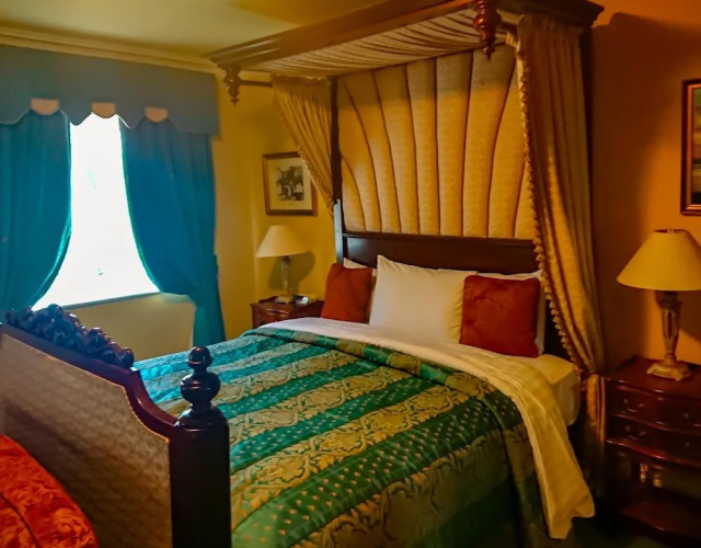 Earls Court House Hotel