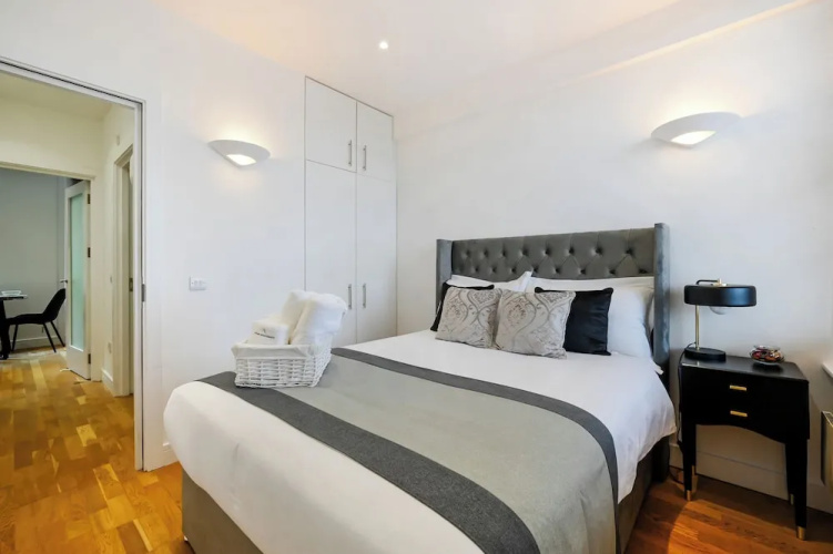 Avari Apartments – Gray’s Collection