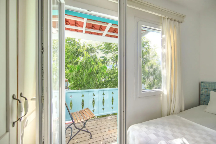 Kefi Beach and Suites