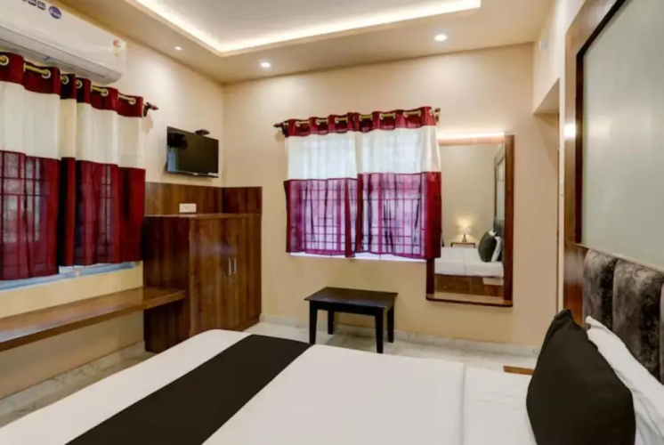 Goroomgo Ruby House Puri