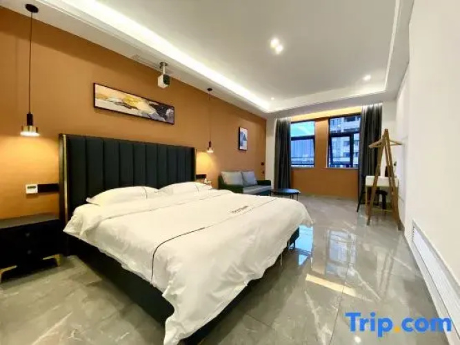Liangchen Meijing Apartment