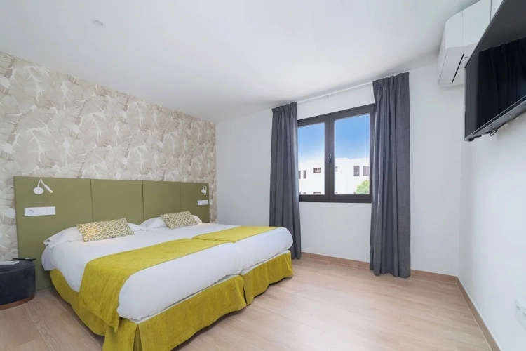 2 Bedrooms Villa