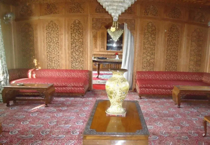 Marco Polo Houseboats