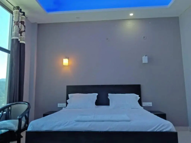 HOTEL-78