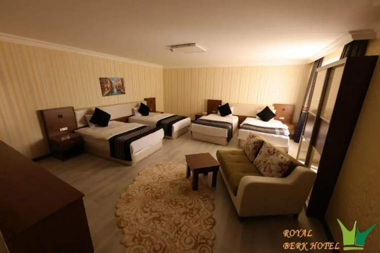 Standard Triple room