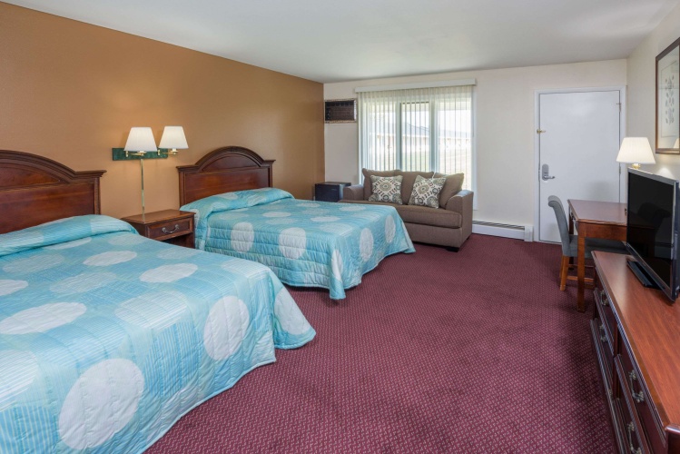 Standard Quadruple room