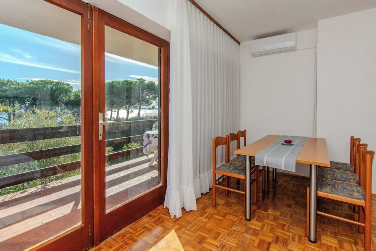 Apartments Kurta