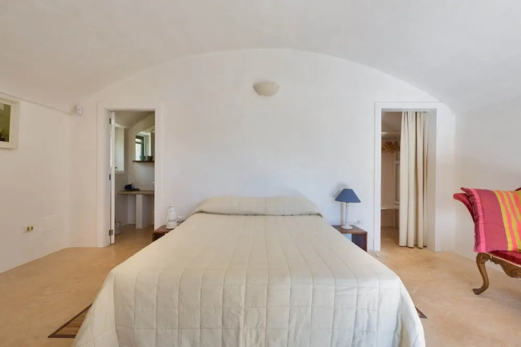 298 Trullo Luna by Perle di Puglia