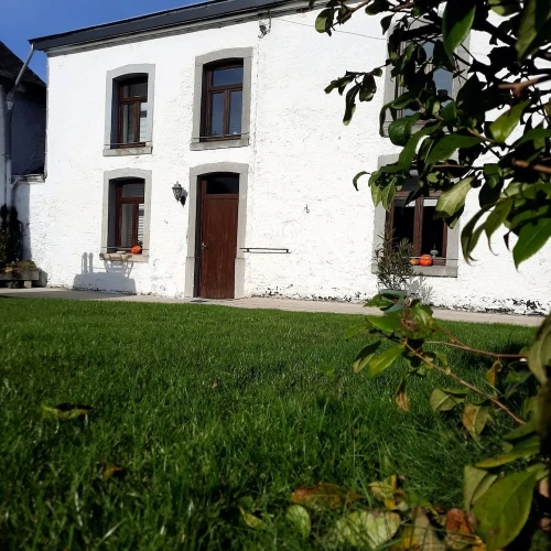 Family Cottage with garden view