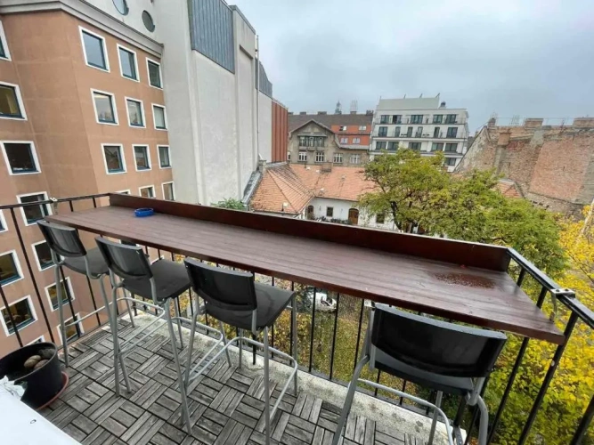 Deluxe Apartment