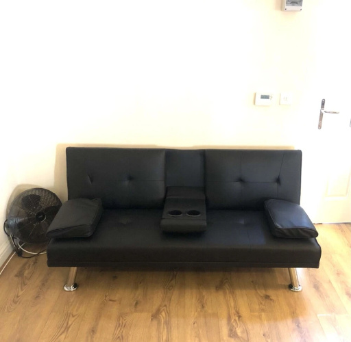 Impeccable 1-bed Apartment in Town Centre Luton