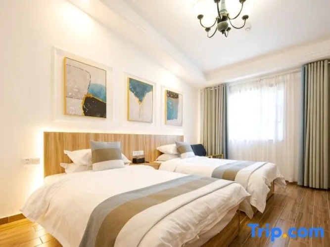 6 Bedrooms Suite