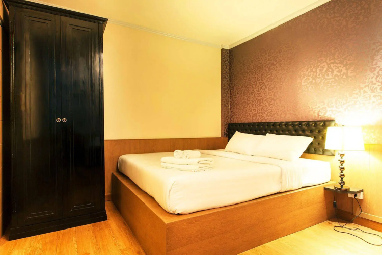 Q Hotel