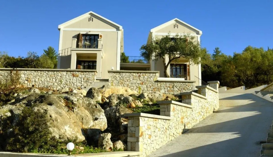 Adastra Ithaca Luxury Suites - ケファロニア島