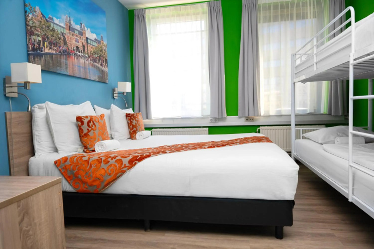 Amsterdam Teleport Hotel