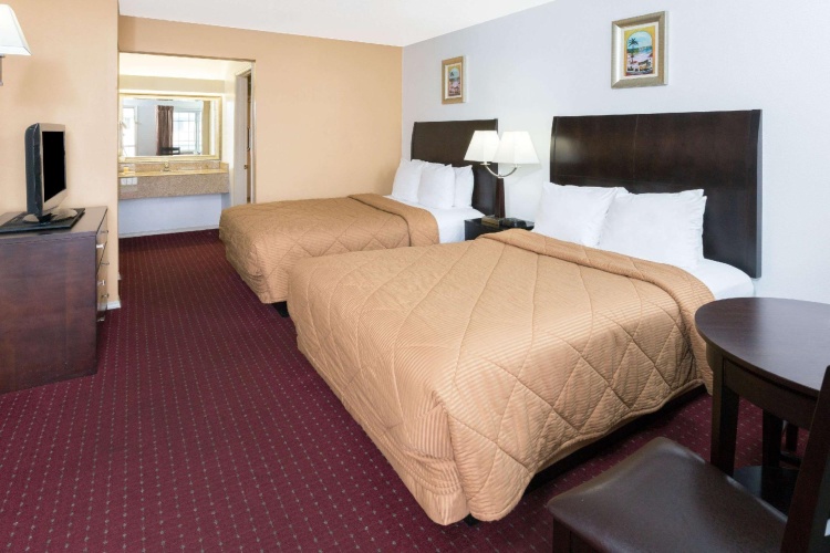 Standard Quadruple room