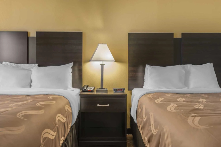 Quality Inn & Suites Pittsburgh Harmarville