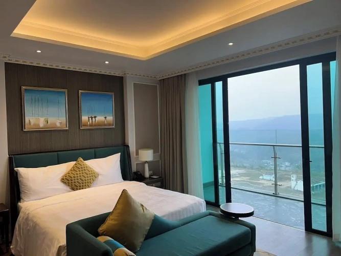 Standard Club room with golf view