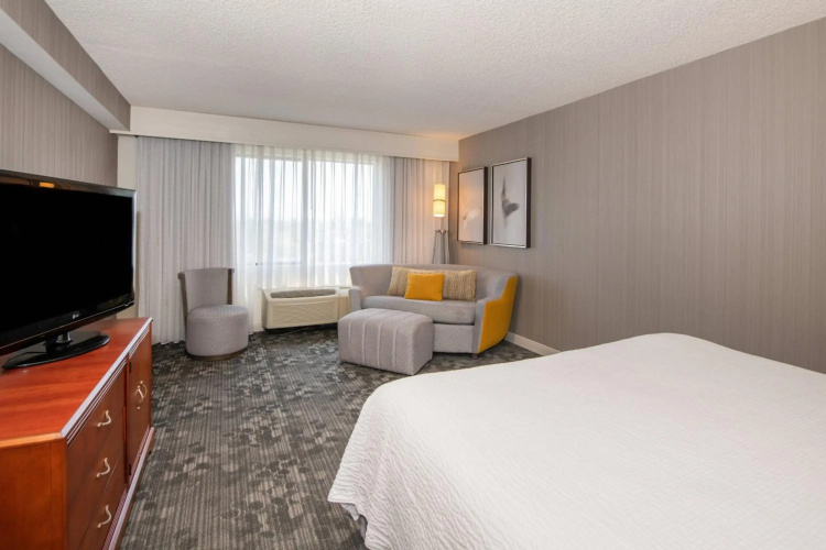 Courtyard by Marriott Newark Silicon Valley