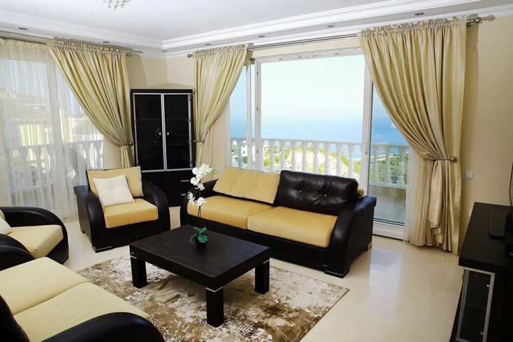 5 Bedroom Villa With Private Pool