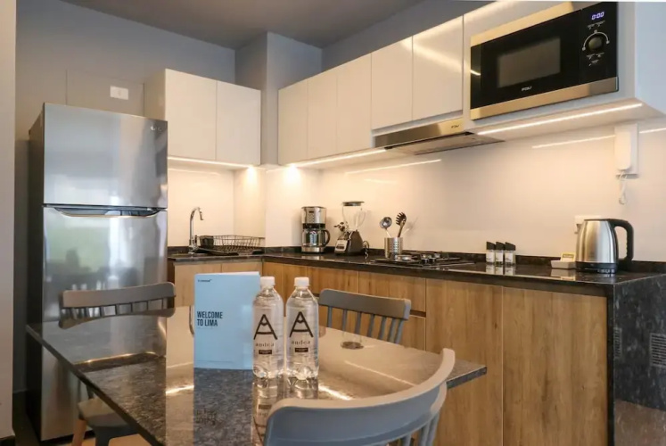 w Marvelous 1BR w Balcony in San Isidro