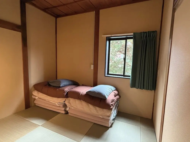 Backpackers Jinya