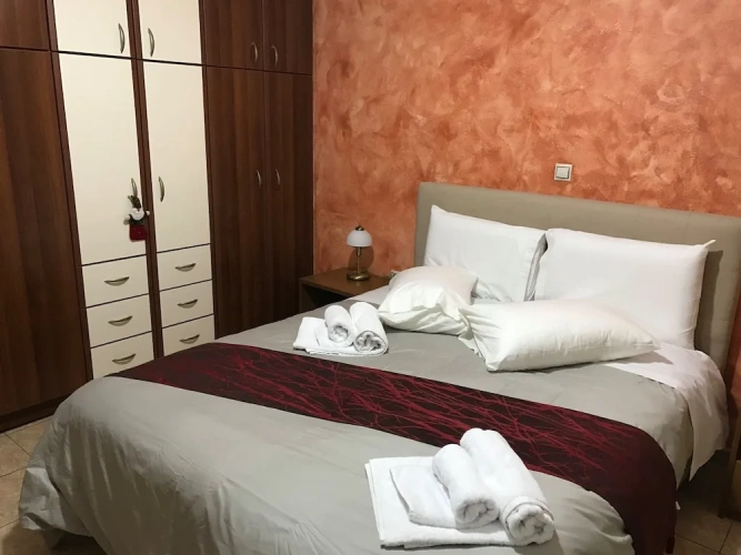 2 Bedrooms Apartment with mountain view