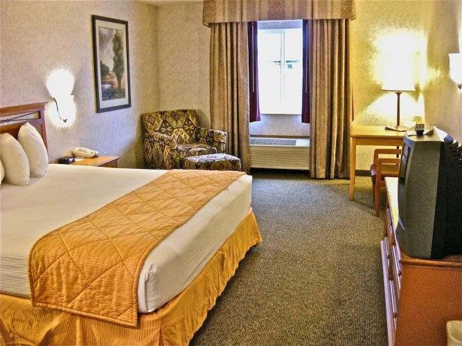 Rory & Ryan Inn