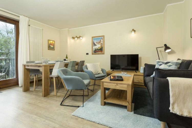 2 Bedrooms Apartment