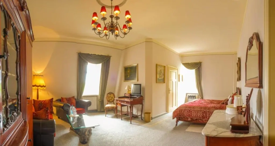 Junior Suite with balcony and with view