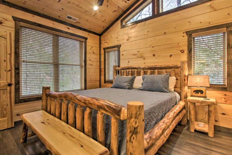 5 Bedrooms Cottage