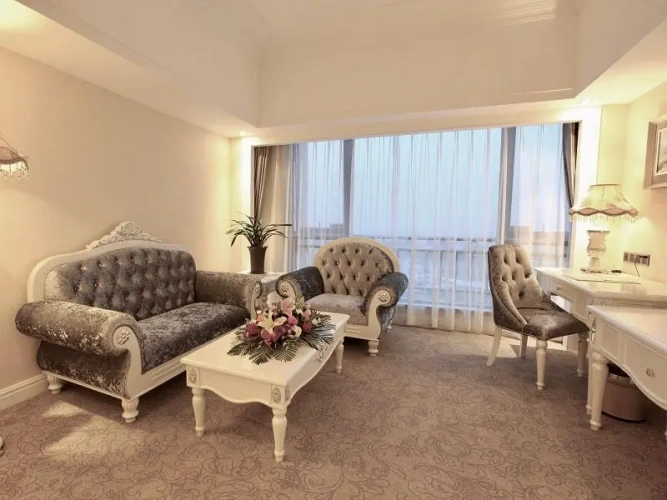 Deluxe Suite