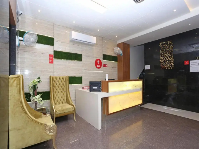 Hotel Paras Royale