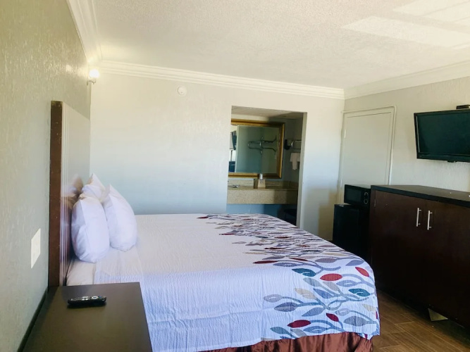 OYO Hotel Crowley LA I-10