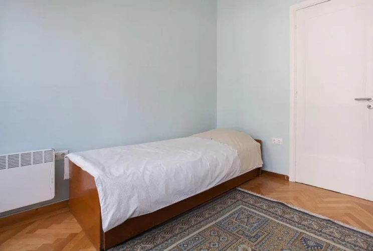 3 Bedrooms Apartment
