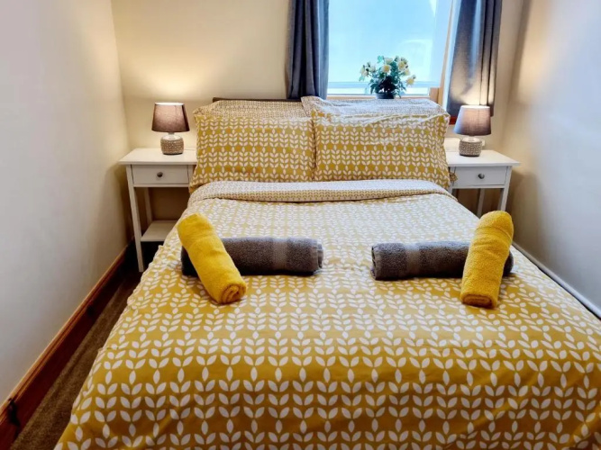 Modern 2 bedroom garden flat