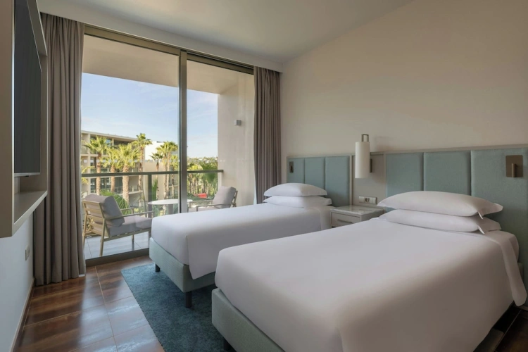 2 Bedrooms Suite with balcony