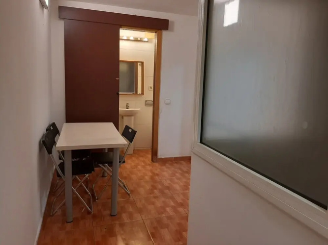 Interior Central El Born 12