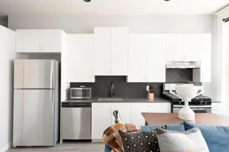 3 Bedrooms Apartment