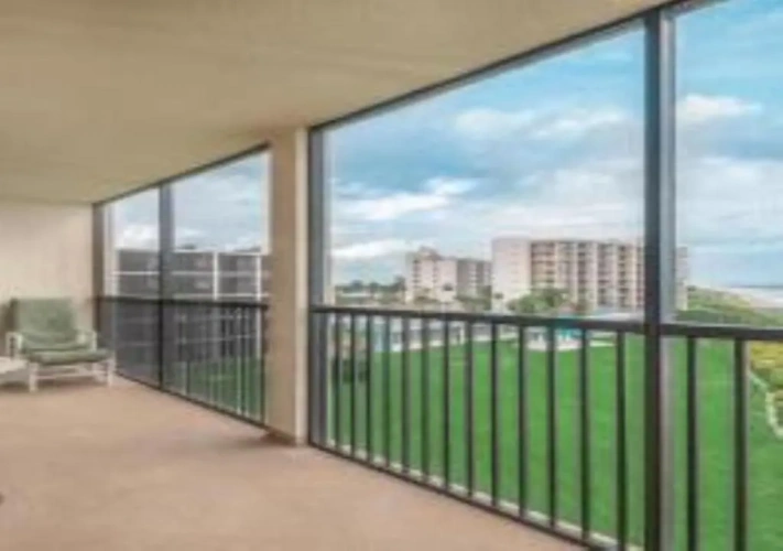 2 Bedrooms Apartment with ocean view