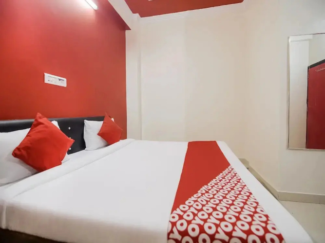 Ravi Palace by OYO Rooms