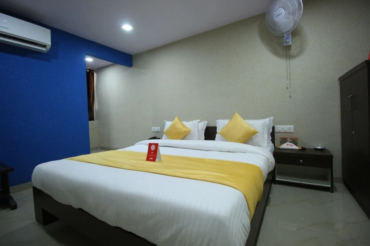 OYO 8692 Hotel Vibrant Regency