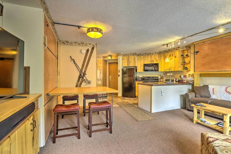 Ski-in/ski-out Studio at Winter Park Base!