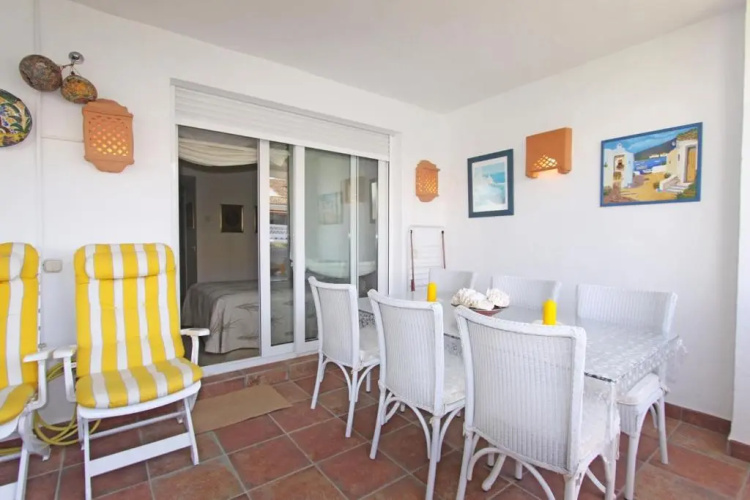 1105 beachfront apartment golden mile marbella