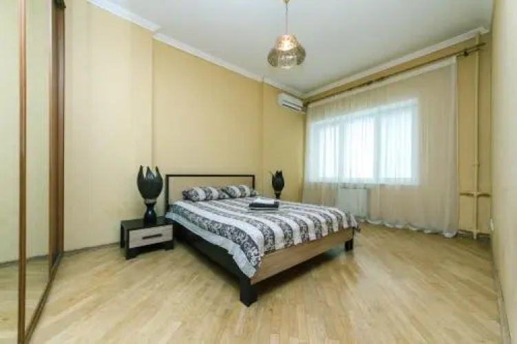 Apartment on Khreshchatyk