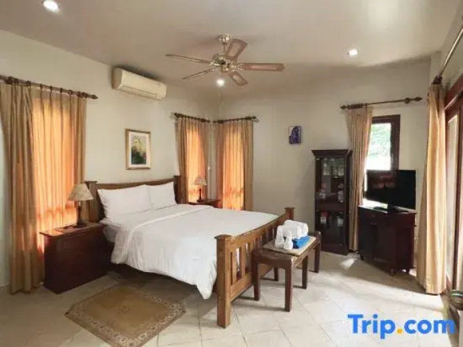 Luxury 3-bedroom villa with big pool in Rawai